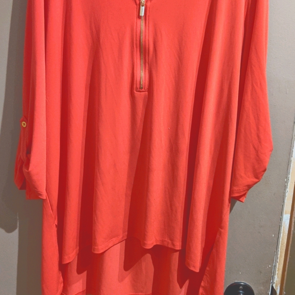 Coral top
